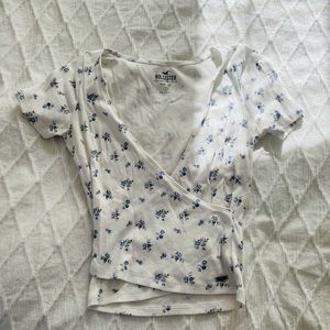 Hollister Cropped Shirt
